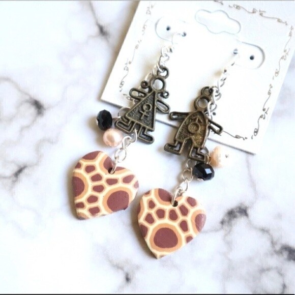 Animal Print‎ Giraffe, Boy & Girl Charm earrings - Picture 2 of 6